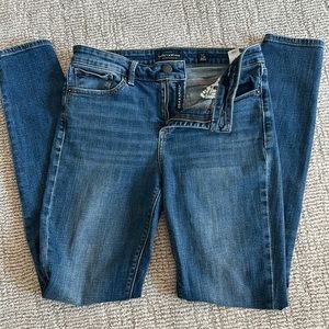 Lucky Brand size 28/6 Ava Regular Mid-rise Skinny medium wash